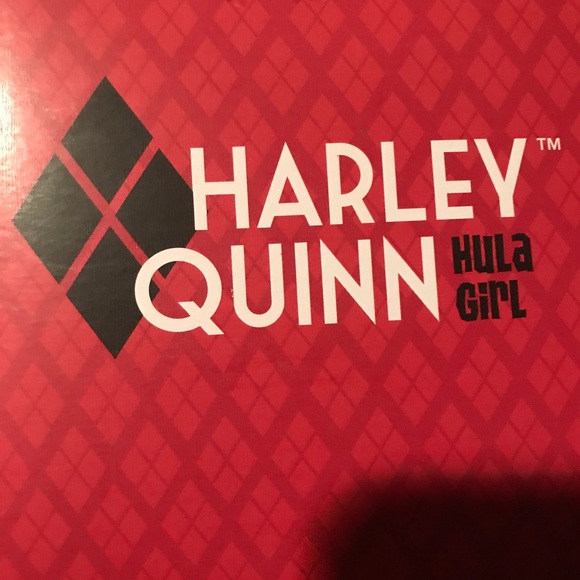 Harley Quinn Hula Girl Bobble Head Figure - Picture 5 of 7